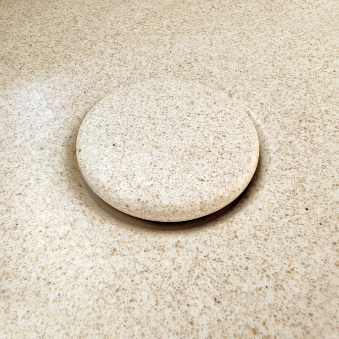 Clou InBe IB03700300201R fontein 43cm met handdoekhouder beige Microrazzo beton