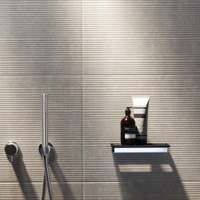 Geesa Frame 918804-02-06 shelf universal 21 cm chrome/ black